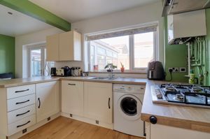 Kitchen/Diner- click for photo gallery